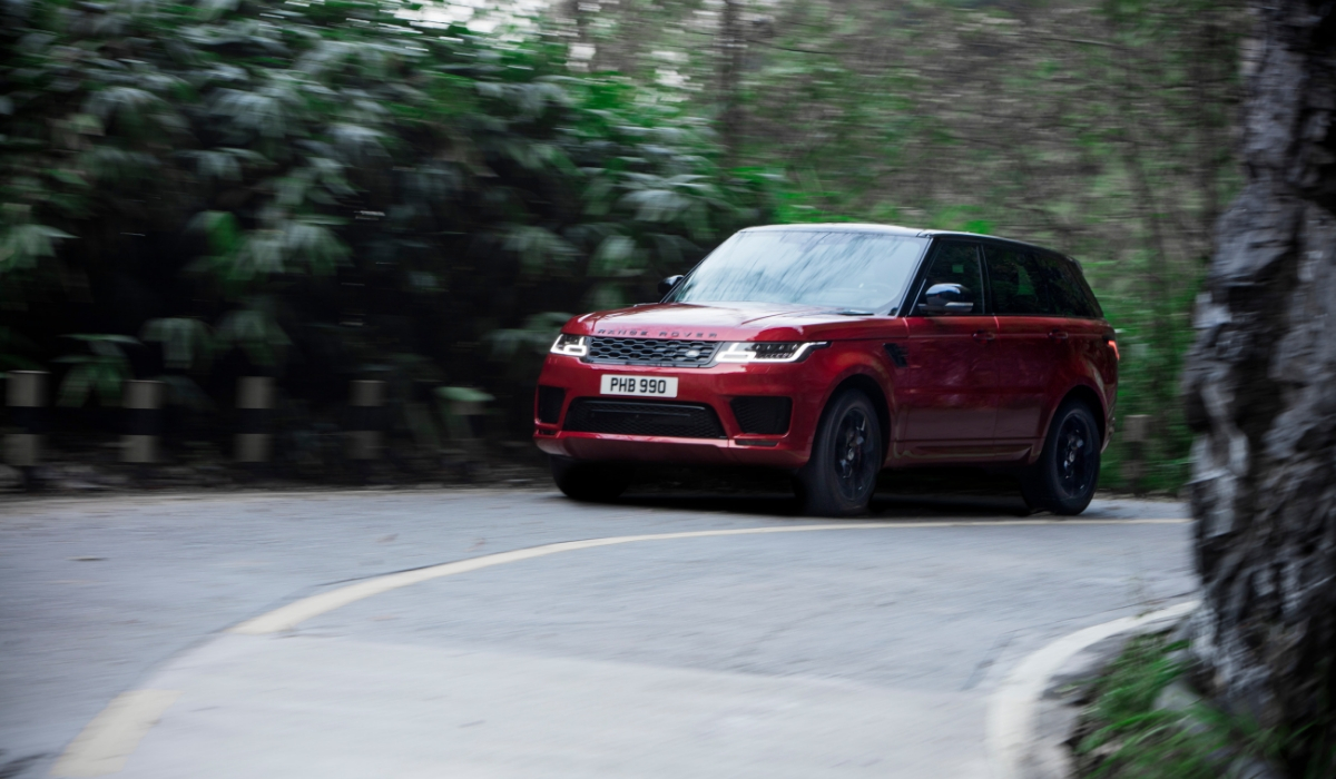 Land-Rover-Range-Rover-Sport-PHEV-rossa