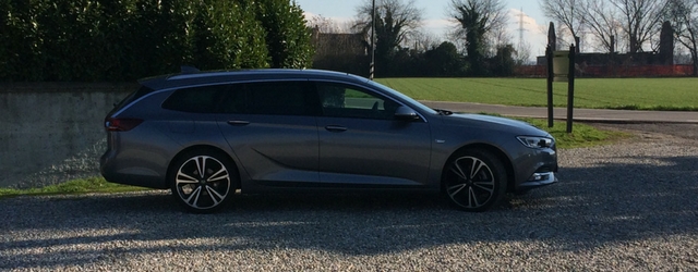Opel Insignia Sports Tourer linee