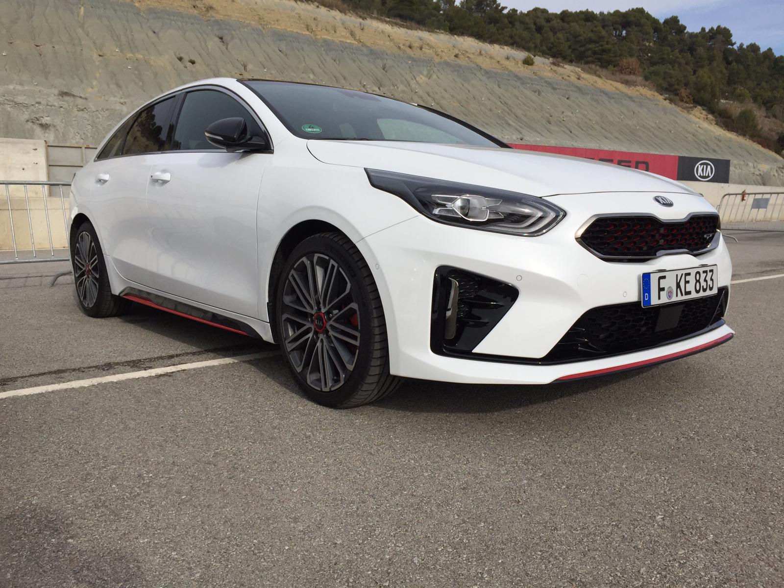 esterni kia proceed gallery