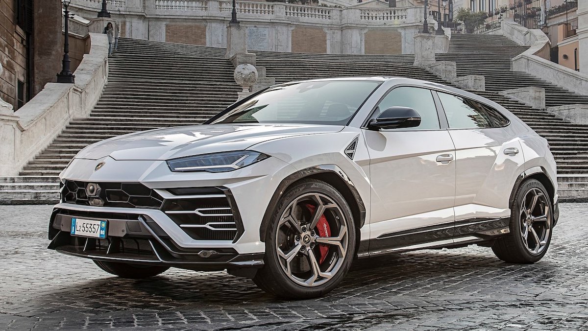 dimensioni lamborghini urus