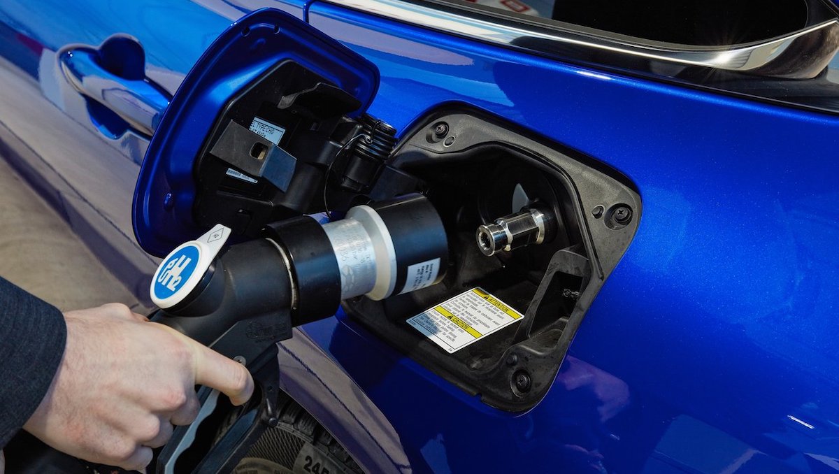 rifornimento auto fuel cell a idrogeno