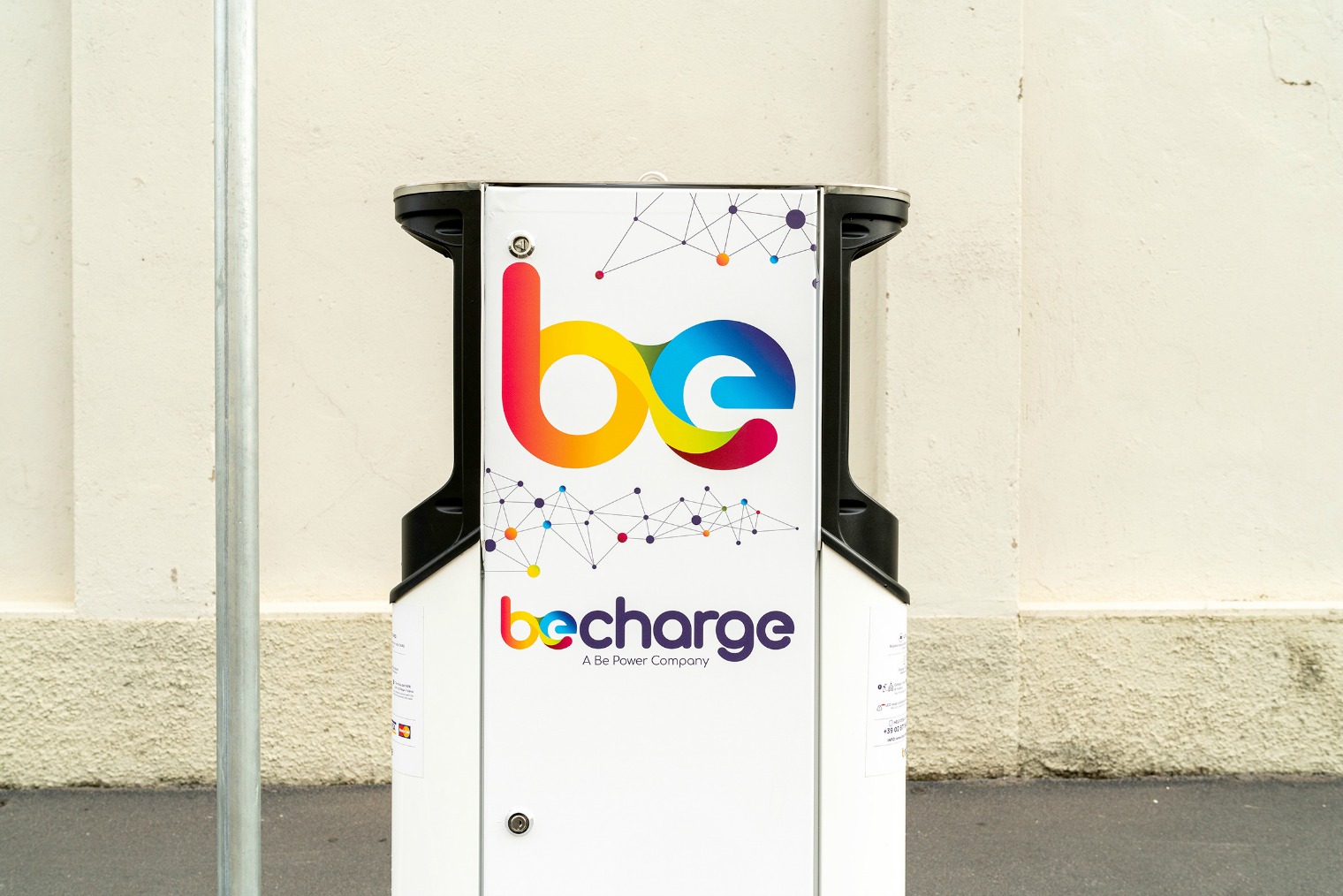 Colonnina Be Charge