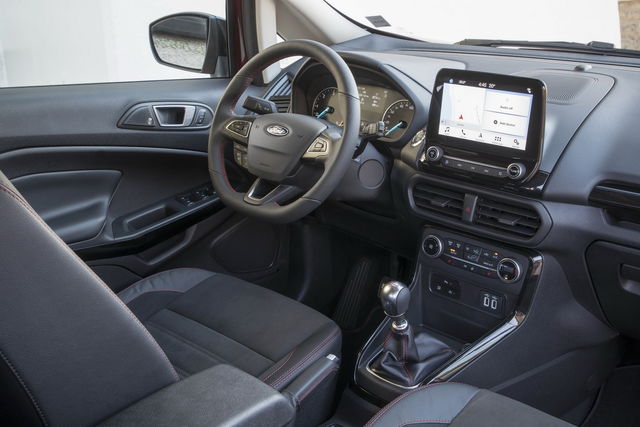 interni auto con materiali riciclati - ford