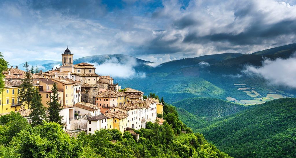 itinerai in auto in italia - umbria