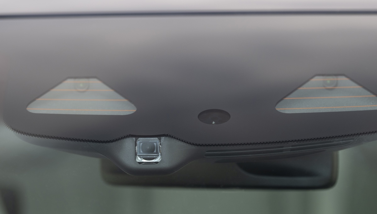 Come funziona il sensore pioggia e crepuscolare per auto
