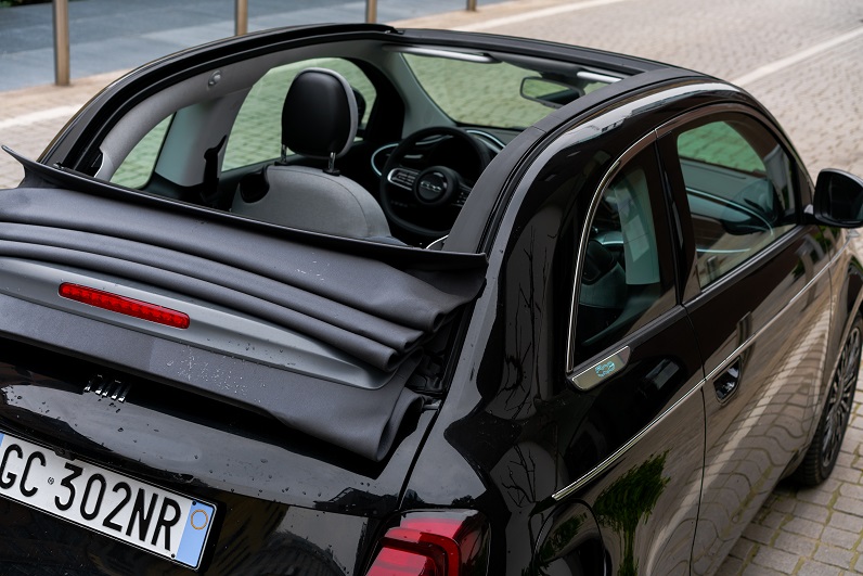 nuova-fiat-500-elettrica-cabrio
