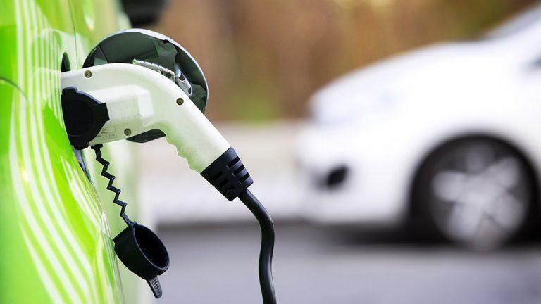 auto elettriche: come sostenerle nel 2022