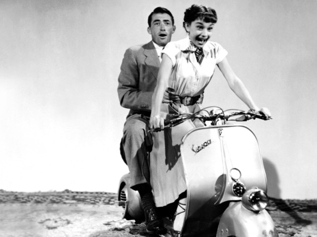 Buon compleanno Vespa, 75 anni da vera star del cinema