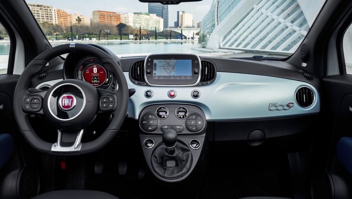 Fiat 500 Hybrid infotainment