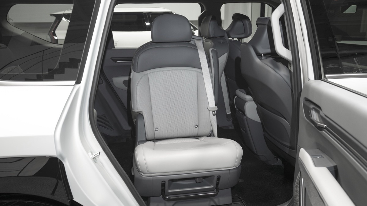 Kia Ev9 sedili ruotabili