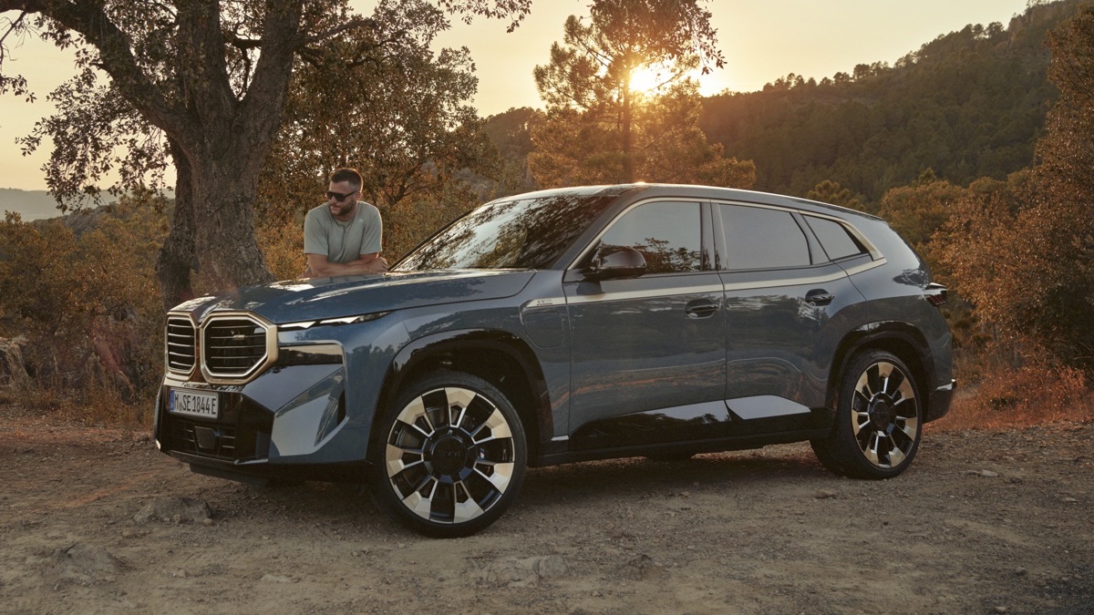 BMW XM con un super ibrido plug-in, parola d’ordine: stupire