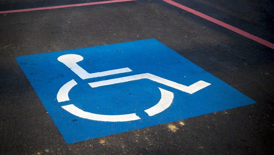 9.008 nuovi “stalli rosa” e 2.432 spazi per le persone con disabilità