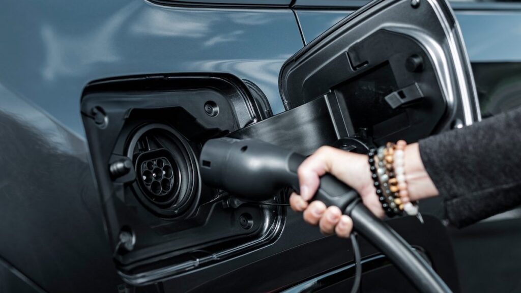 autonomia elettrica di toyota rav4 phev