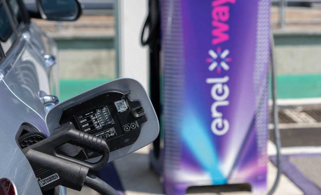 Enel-x-way-auto-elettrica