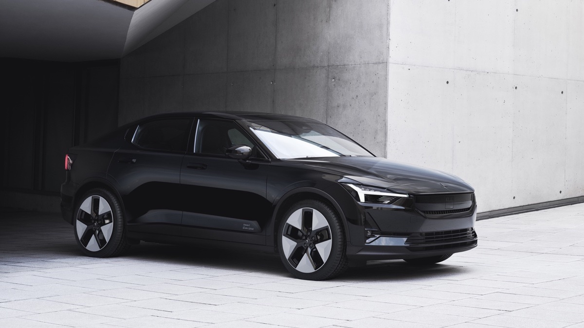 Polestar 2 MY 2024 fa il pieno di novità, a partire dalla trazione posteriore