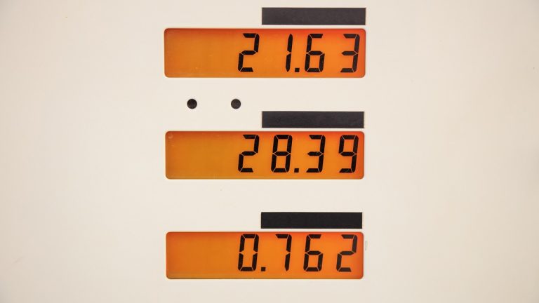 Le città dove la benzina costa meno