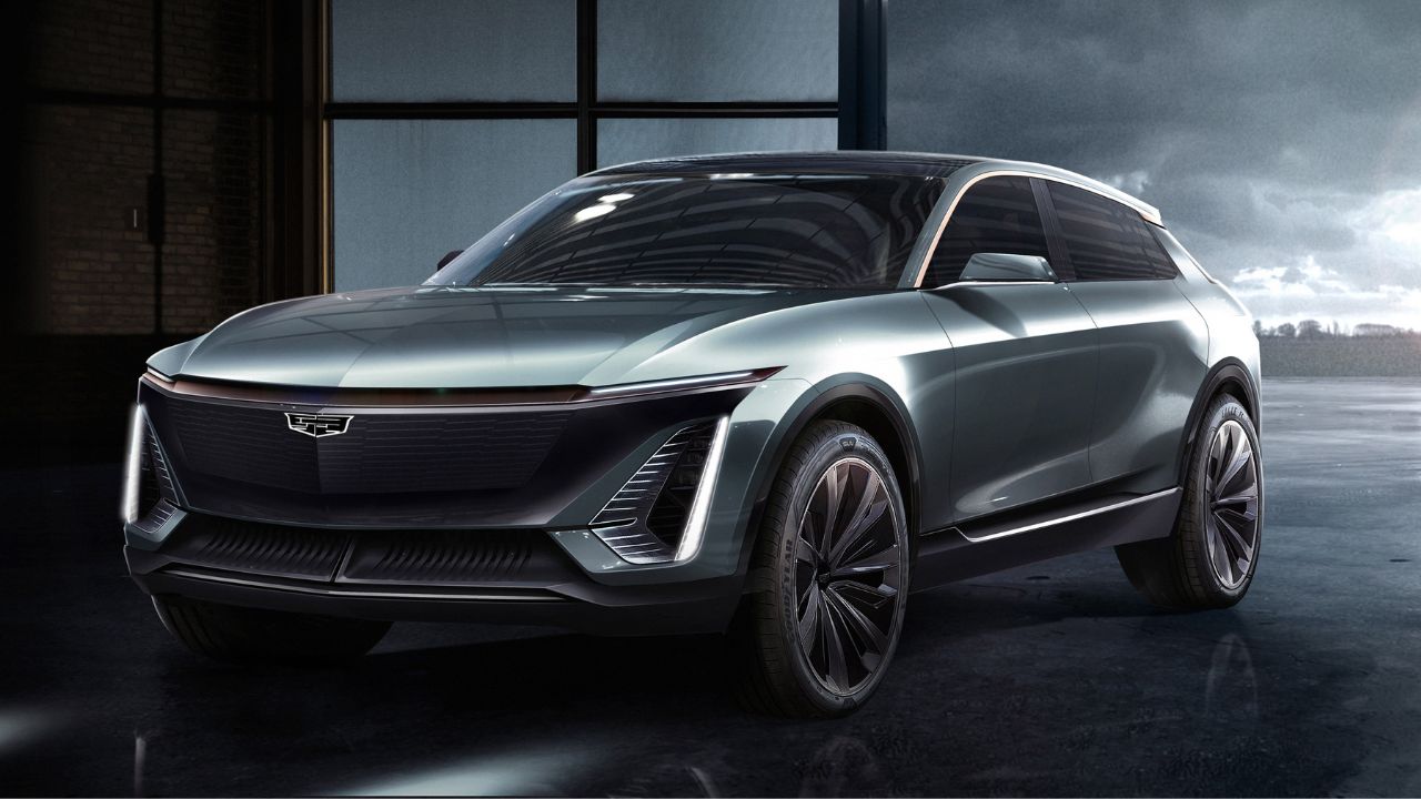 Cadillac: in arrivo nel 2024 tre nuove auto elettriche e il restyling della XT4