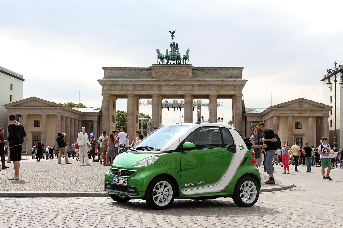 Smart compie 25 anni: la storia della pi&ugrave; piccola del mercato