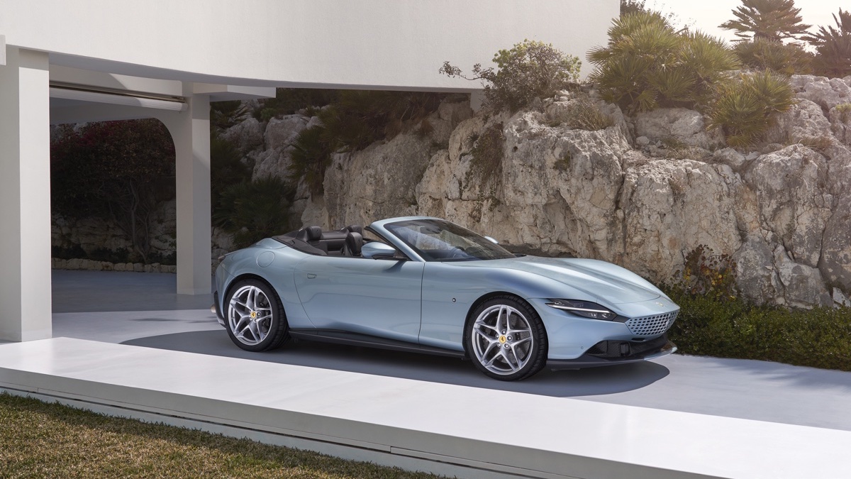 Ferrari Roma Spider V8