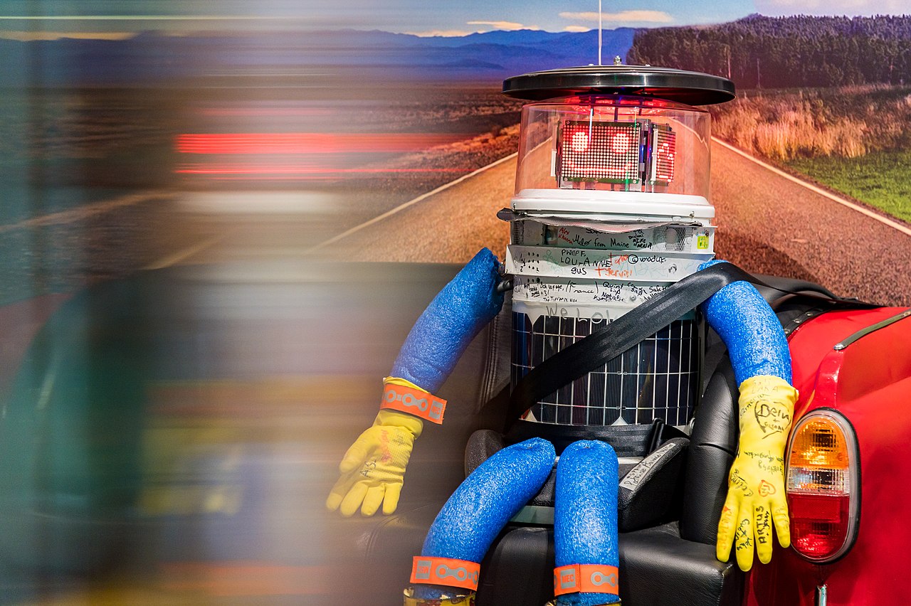 viaggi-robot-autostop-hitchbot