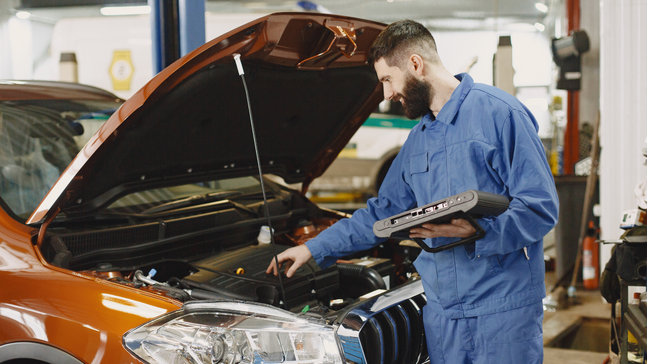 Riparazione auto: costi aumentati di 100 euro in 5 anni