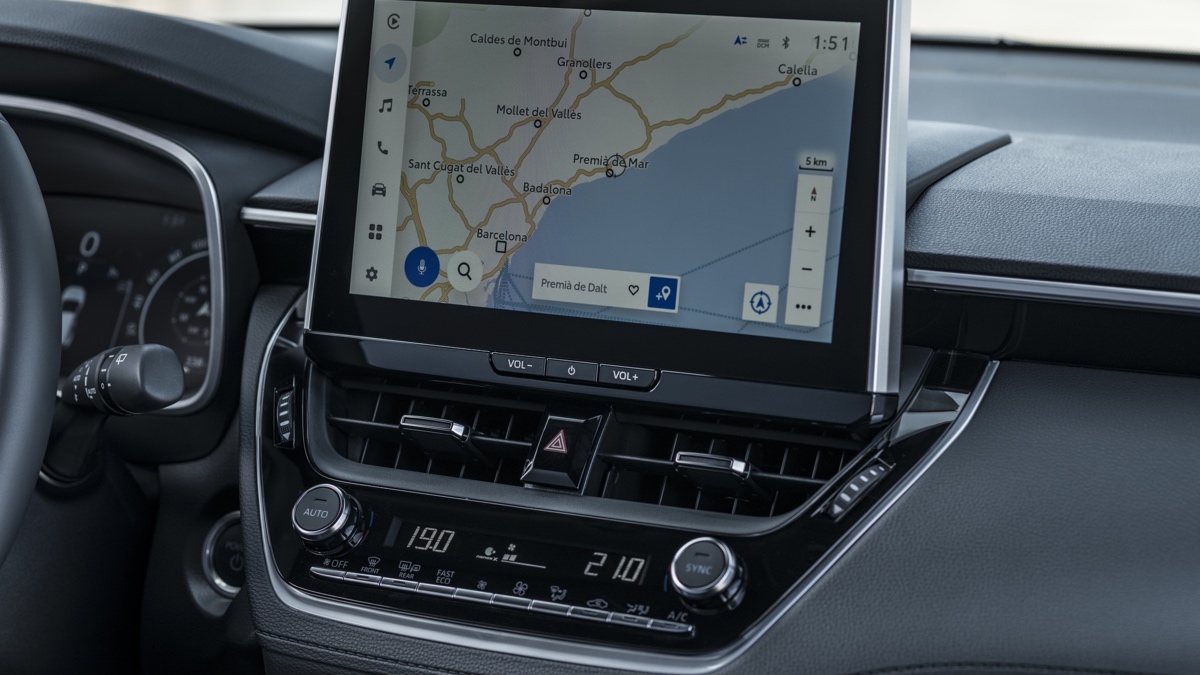 toyota corolla cross infotainment
