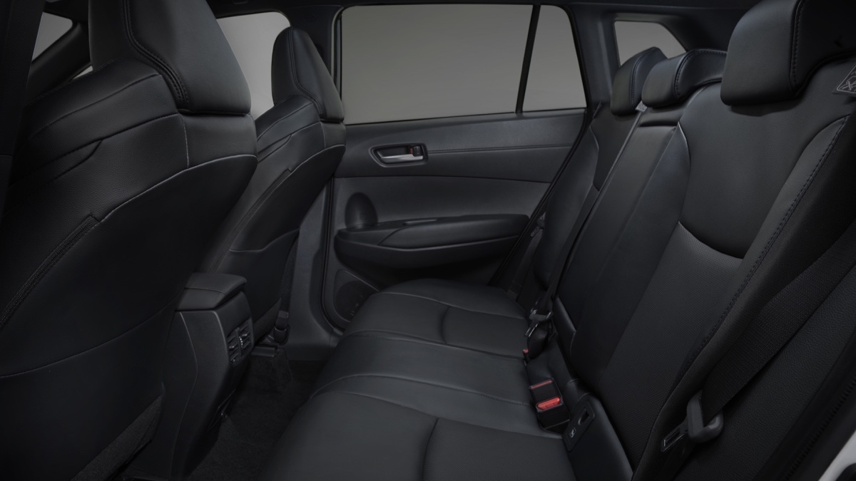 toyota corolla cross sedili posteriori