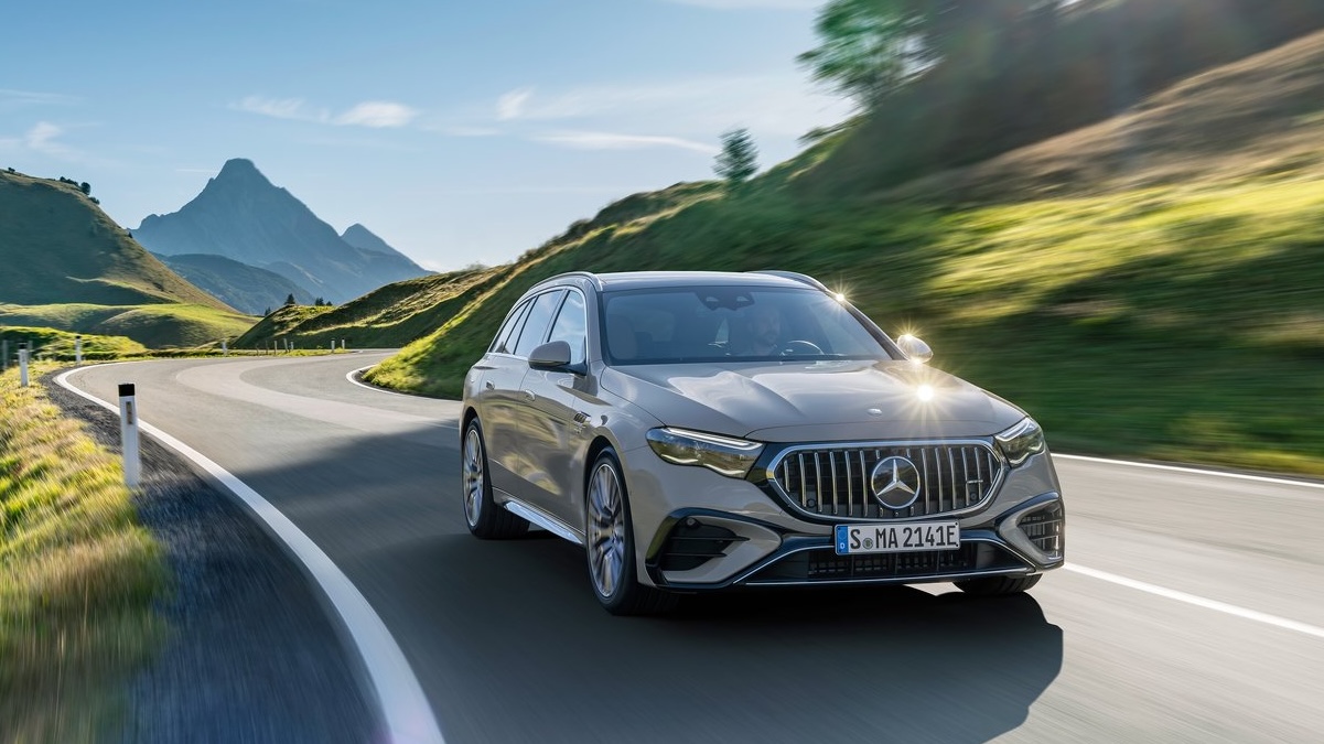 Mercedes Classe E station wagon, arriva il super ibrido plug-in AMG 53