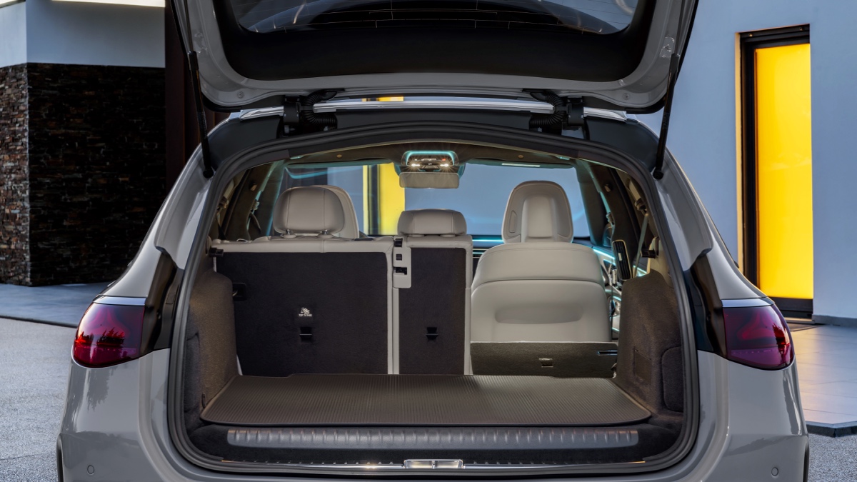 nuova mercedes classe e wagon 2024 portellone
