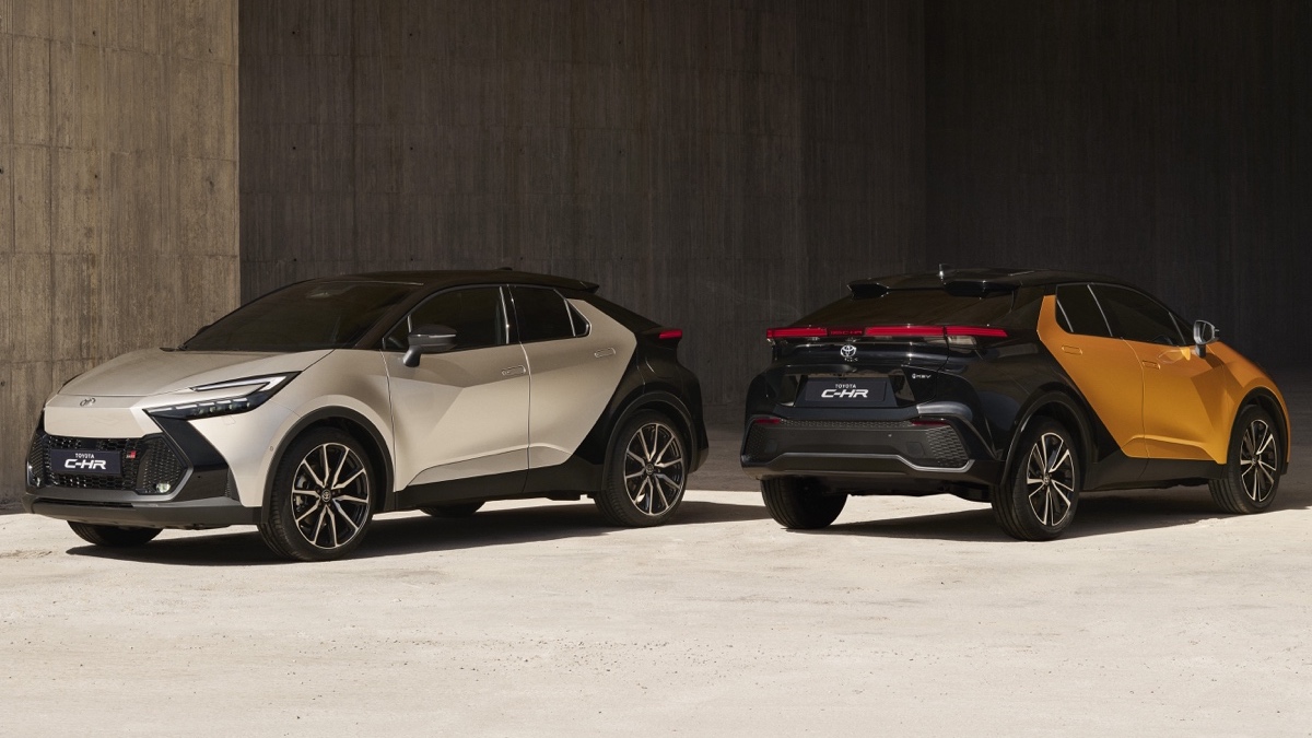 nuova toyota c-hr 2023 versioni