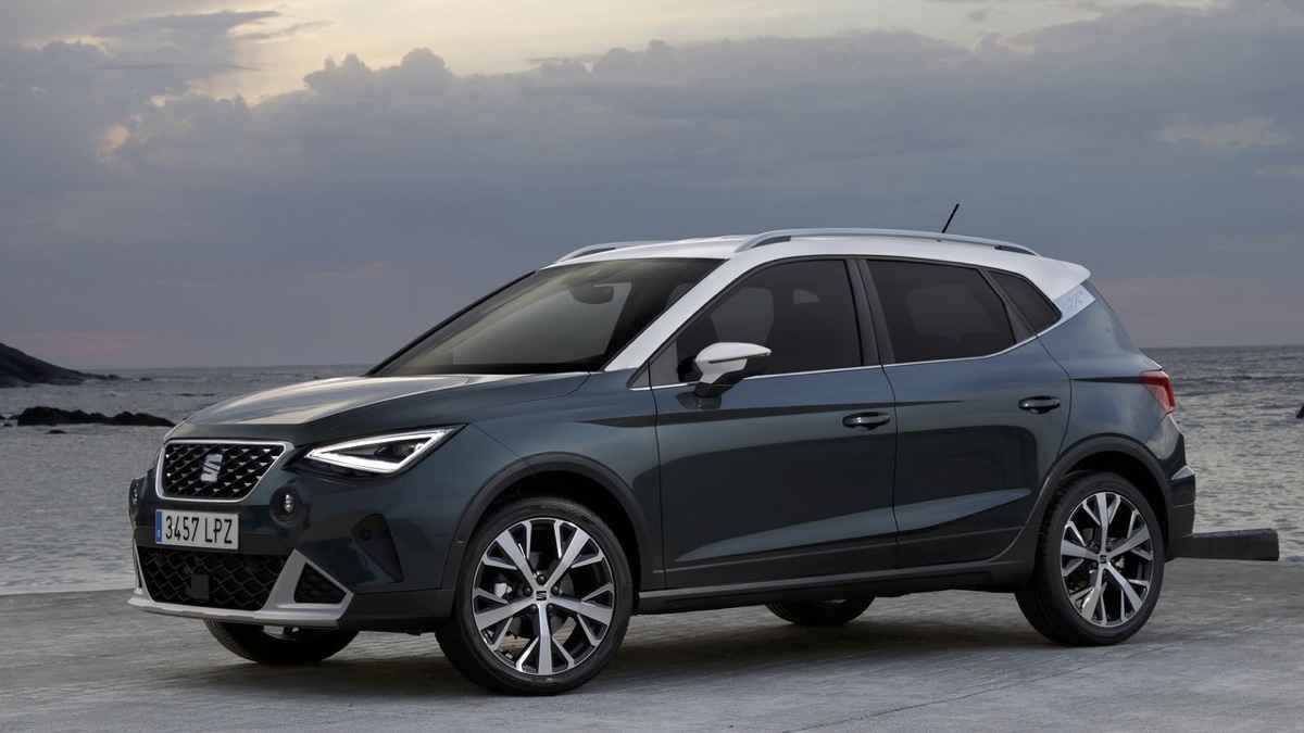 seat arona 2023 fari full led