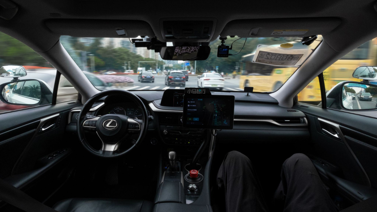interni-taxi-autonomo-pony.ai-baidu