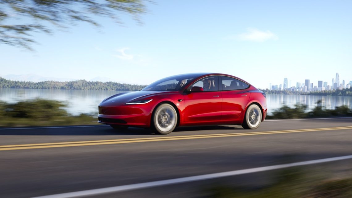 Tesla Model 3 restyling prestazioni