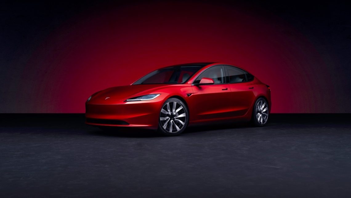 Tesla Model 3 restyling ricarica