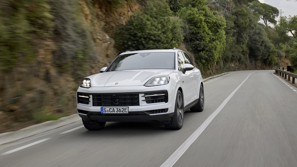 Porsche Cayenne S E-Hybrid, l’ibrido plug-in un gradino sotto il Turbo