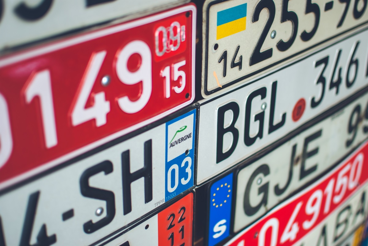 Targhe auto: presto diventeranno digitali?
