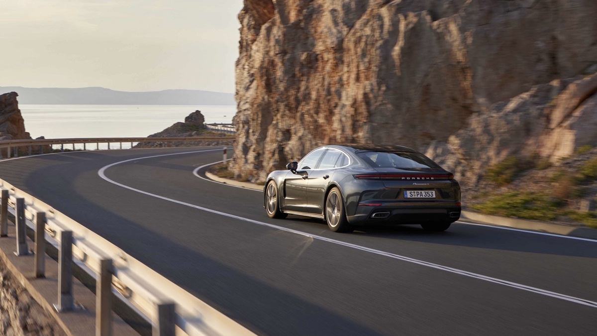porsche panamera restyling 2024 assetto active ride