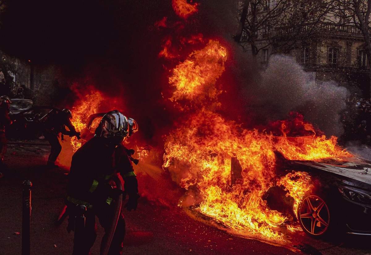 Le auto elettriche si incendiano più facilmente delle benzina/diesel?