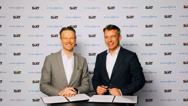 SIXT rinnova la flotta: accordo record con Stellantis per 250.000 veicoli
