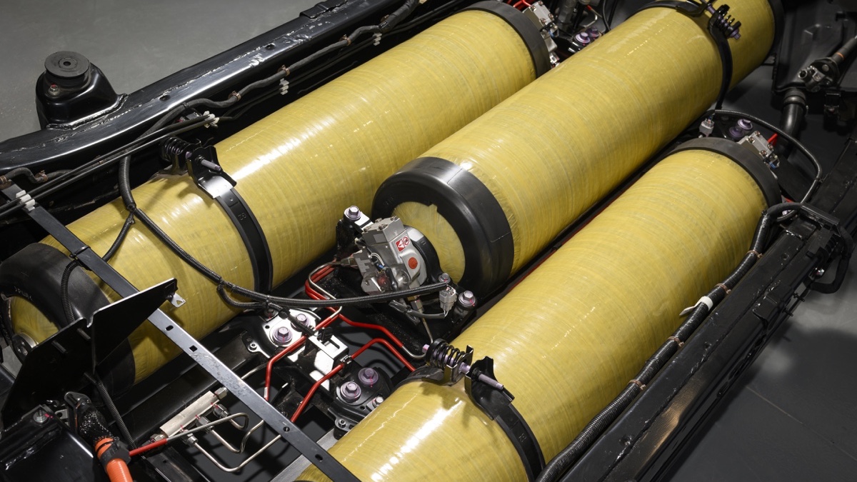 toyota hilux fuel cell idrogeno serbatoi