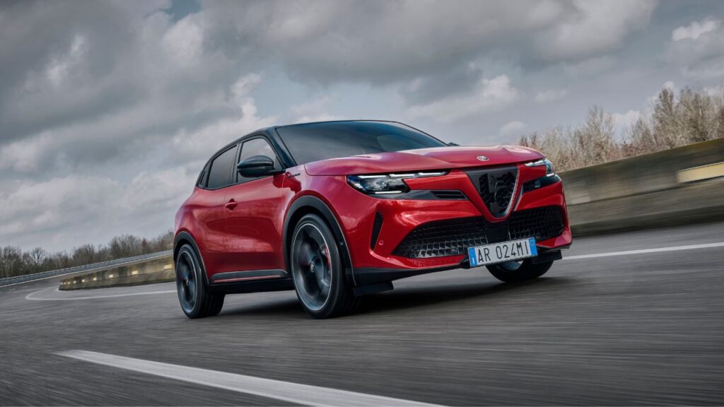 alfa-romeo-junior-elettrica-veloce