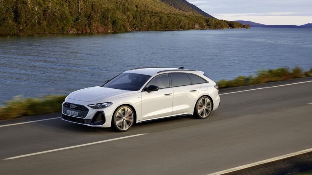 nuova audi a5 plug-in 2025