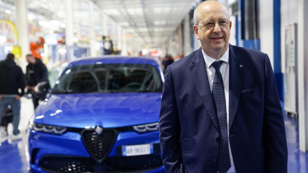 taglio produzione auto termiche stellantis 2025