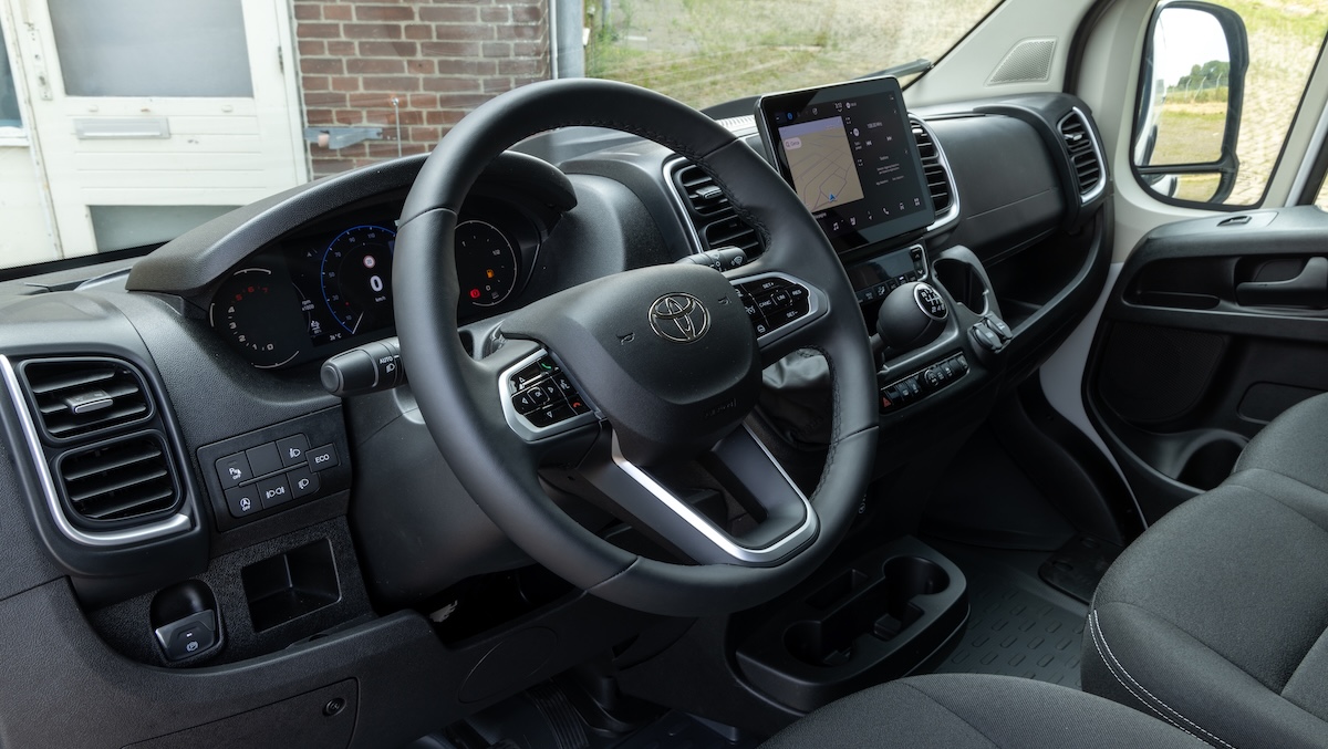 cabina toyota proace max 2024