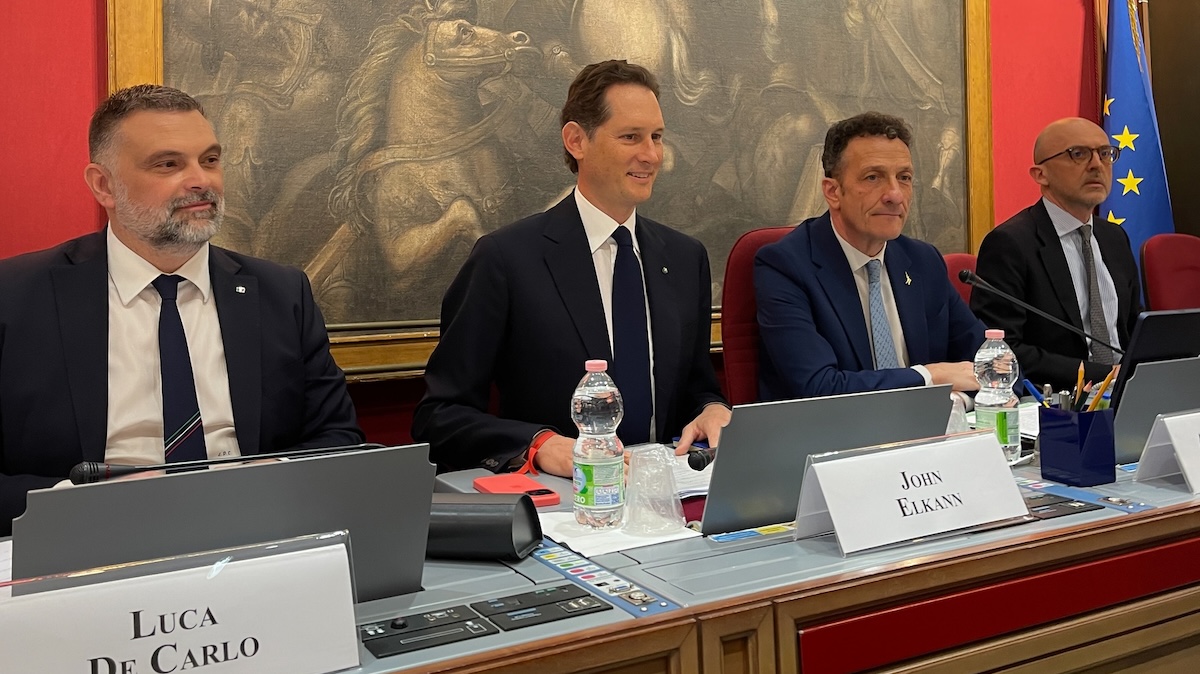 cosa ha detto elkann in parlamento