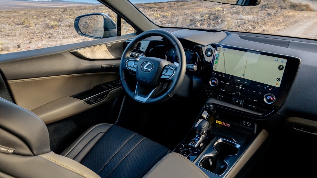 lexus nx ibrida plug-in autonomia e prestazioni