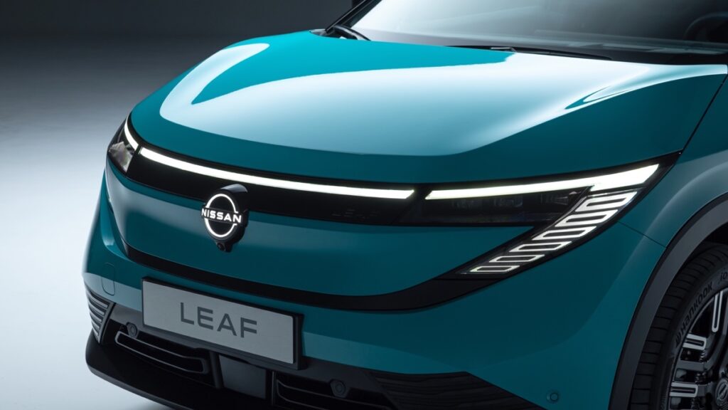 nuova nissan leaf 2025 motori