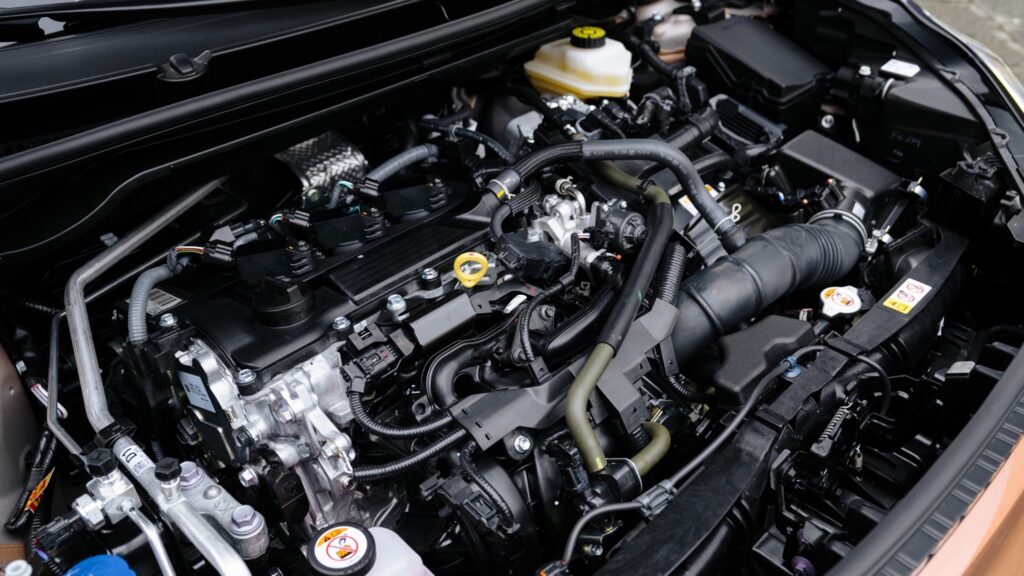 toyota aygo x hybrid motore 1.5