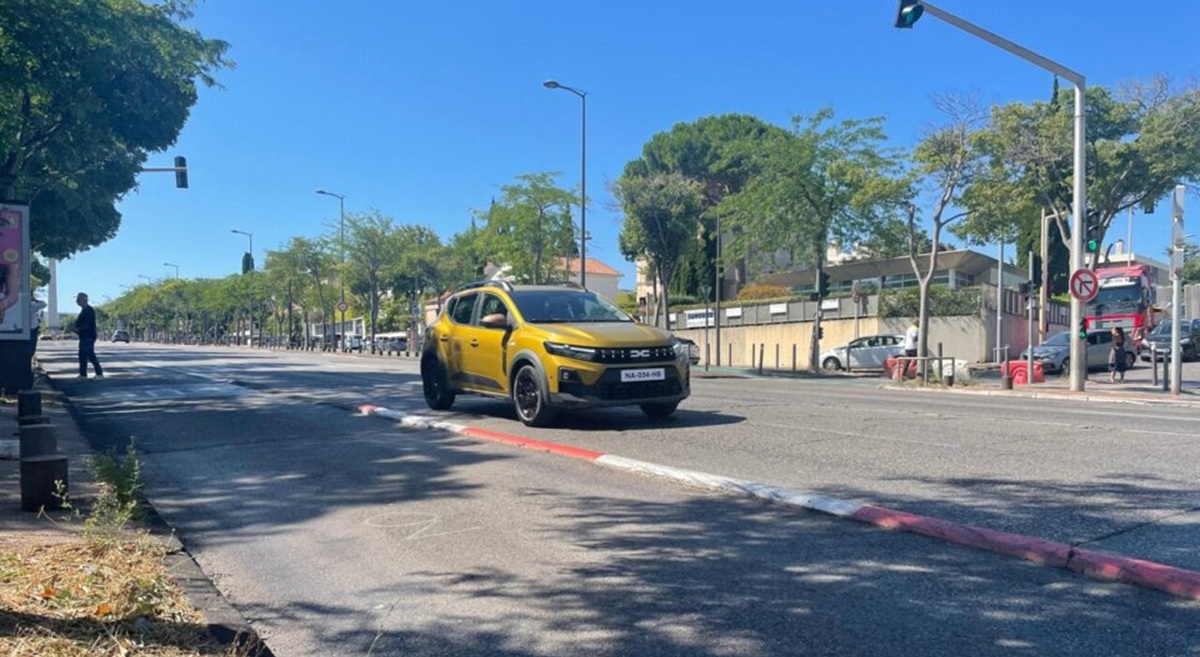 La futura Dacia Sandero blocca il traffico di Marsiglia. Ecco com’è