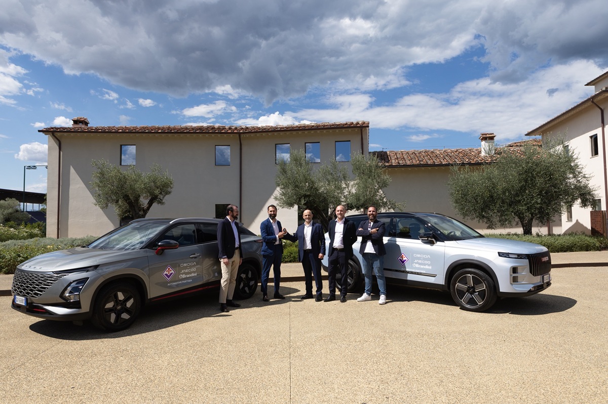 La Fiorentina utilizzerà auto Omoda & Jaecoo